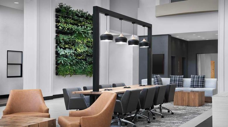 <b>Embassy Suites Portland/Hillsboro Lobby</b>. Images powered by <a href="https://iceportal.shijigroup.com/" title="IcePortal" target="_blank">IcePortal</a>.
