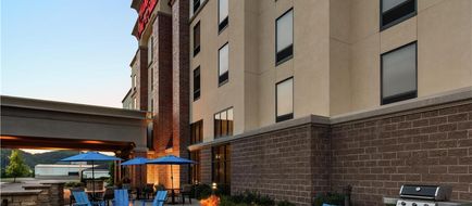 Hampton Inn & Suites Harmarville Exterior