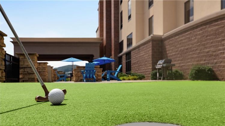 Hampton Inn & Suites Harmarville Golf