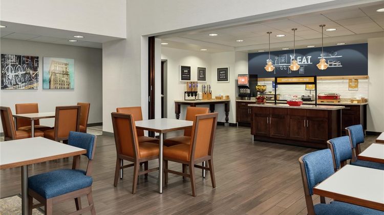 Hampton Inn & Suites Harmarville Restaurant