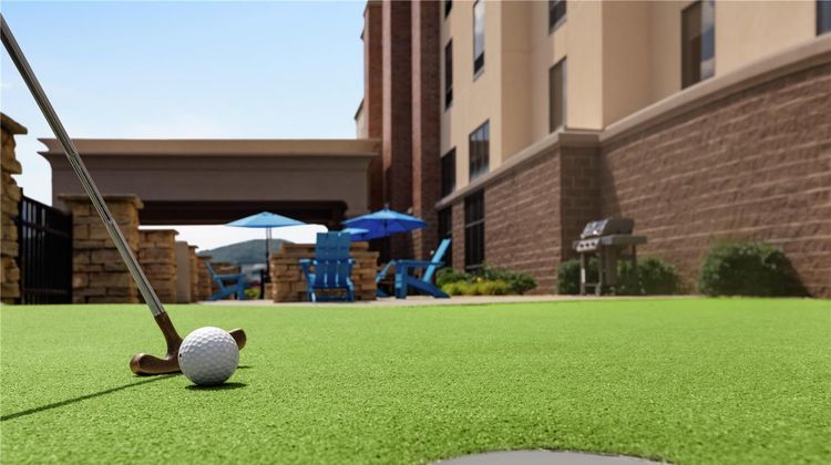 Hampton Inn & Suites Harmarville Golf