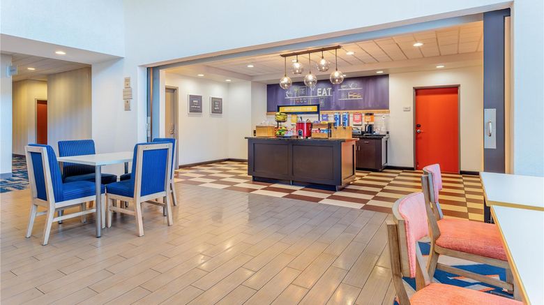 <b>Hampton Inn & Suites Parkersburg Dtwn Restaurant</b>. Images powered by <a href="https://iceportal.shijigroup.com/" title="IcePortal" target="_blank">IcePortal</a>.
