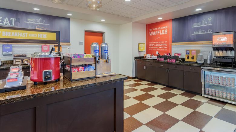 <b>Hampton Inn & Suites Parkersburg Dtwn Restaurant</b>. Images powered by <a href="https://iceportal.shijigroup.com/" title="IcePortal" target="_blank">IcePortal</a>.