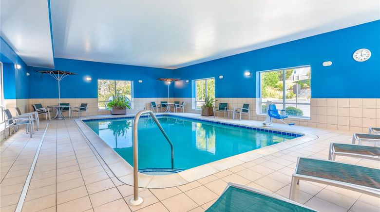 <b>Hampton Inn & Suites Parkersburg Dtwn Pool</b>. Images powered by <a href="https://iceportal.shijigroup.com/" title="IcePortal" target="_blank">IcePortal</a>.