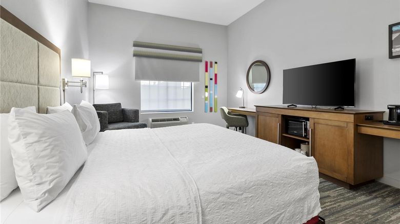 <b>Hampton Inn Salem-Roanoke Room</b>. Images powered by <a href="https://iceportal.shijigroup.com/" title="IcePortal" target="_blank">IcePortal</a>.