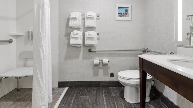 <b>Hampton Inn Salem-Roanoke Room</b>. Images powered by <a href="https://iceportal.shijigroup.com/" title="IcePortal" target="_blank">IcePortal</a>.