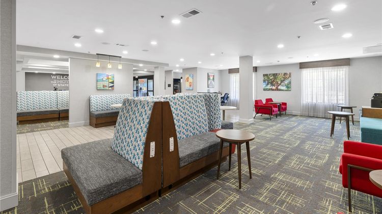 Hampton Inn Salem-Roanoke Lobby