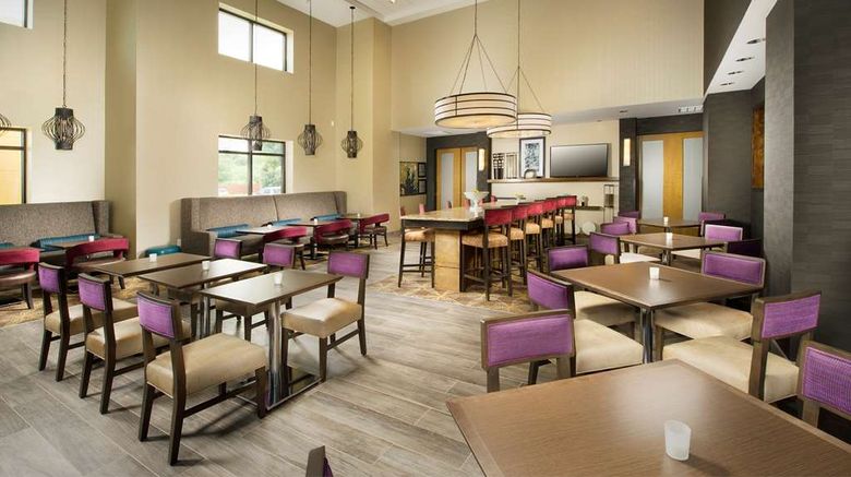 <b>Hampton Inn & Suites, San Antonio Restaurant</b>. Images powered by <a href="https://iceportal.shijigroup.com/" title="IcePortal" target="_blank">IcePortal</a>.
