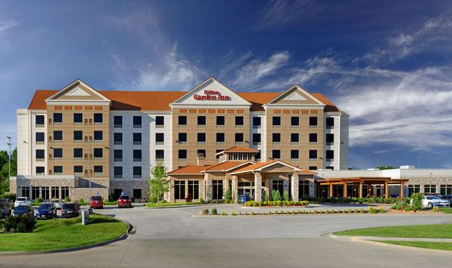 Hilton Garden Inn Springfield Exterior