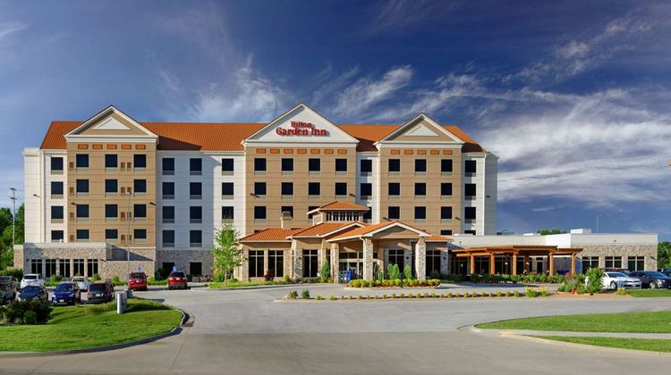 Hilton Garden Inn Springfield Exterior