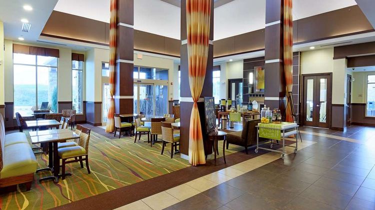 Hilton Garden Inn Springfield Lobby