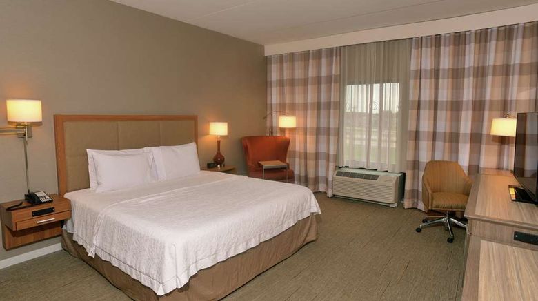 <b>Hampton Inn Springfield-Southeast Room</b>. Images powered by <a href="https://iceportal.shijigroup.com/" title="IcePortal" target="_blank">IcePortal</a>.