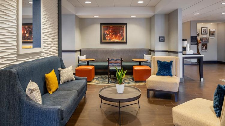 Hampton Inn Seneca Falls Lobby