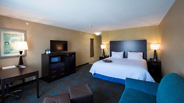 <b>Hampton Inn Saskatoon South Room</b>. Images powered by <a href="https://iceportal.shijigroup.com/" title="IcePortal" target="_blank">IcePortal</a>.