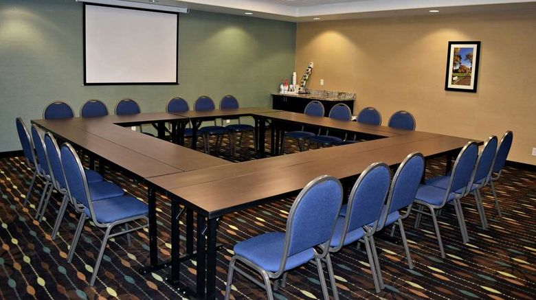 <b>Hampton Inn Saskatoon South Meeting</b>. Images powered by <a href="https://iceportal.shijigroup.com/" title="IcePortal" target="_blank">IcePortal</a>.