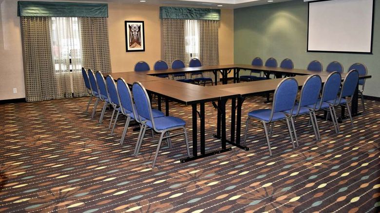 <b>Hampton Inn Saskatoon South Meeting</b>. Images powered by <a href="https://iceportal.shijigroup.com/" title="IcePortal" target="_blank">IcePortal</a>.