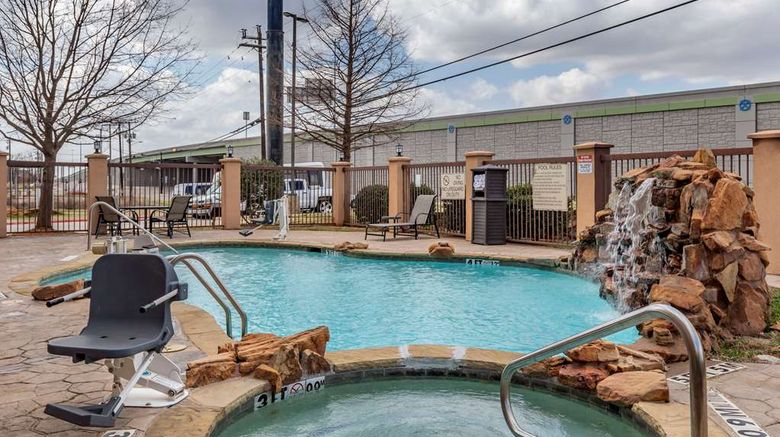 <b>Best Western Plus DFW Airport W Euless Pool</b>. Images powered by <a href="https://iceportal.shijigroup.com/" title="IcePortal" target="_blank">IcePortal</a>.