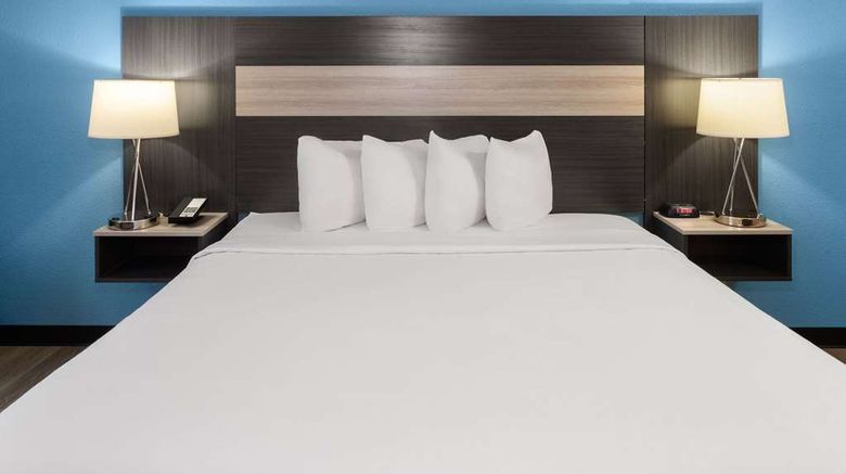 <b>Baymont Inn & Suites Copley Akron Room</b>. Images powered by <a href="https://iceportal.shijigroup.com/" title="IcePortal" target="_blank">IcePortal</a>.