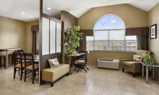 Microtel Inn & Suites Cambridge Lobby