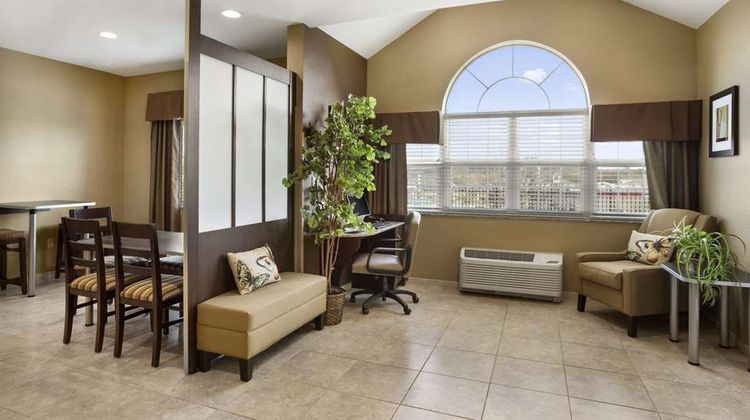 Microtel Inn & Suites Cambridge Lobby