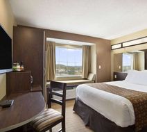 Microtel Inn & Suites Cambridge Room