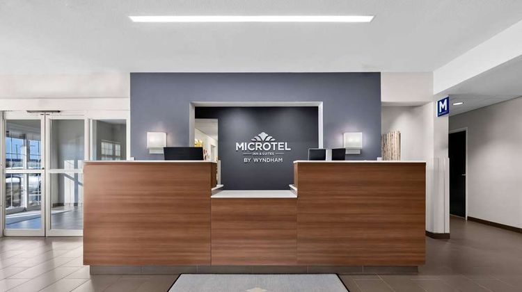 Microtel Inn and SuitesSweetwater Lobby