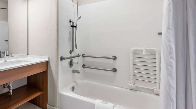 Microtel Inn and SuitesSweetwater Room