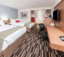 Microtel Inn & Suites Fort St John Room