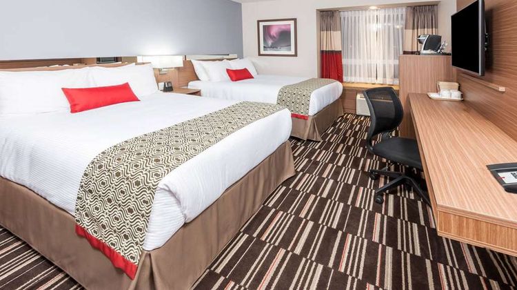Microtel Inn & Suites Fort St John Room