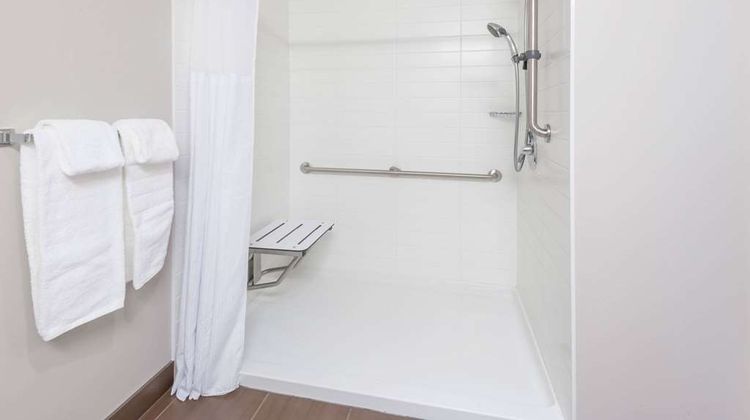 Microtel Inn & Suites Fort St John Room