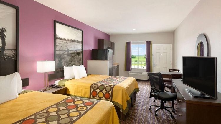 Super 8 Carrizo Springs Room