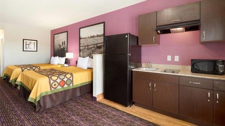 Super 8 Carrizo Springs Room