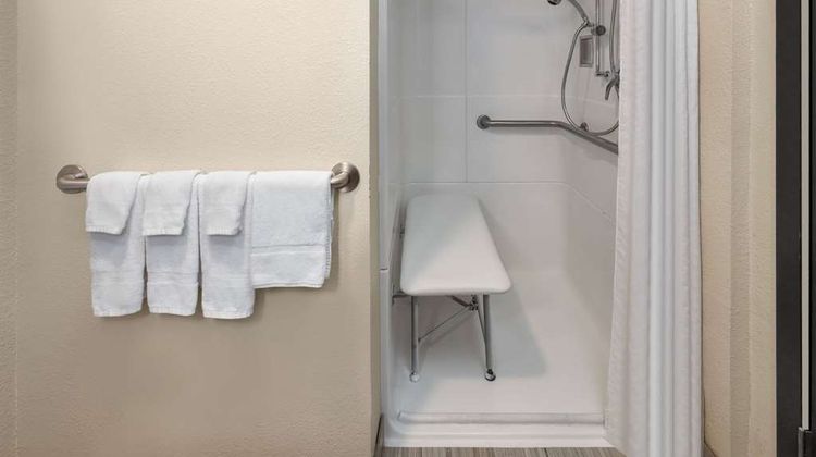 Super 8 Copley Akron Room