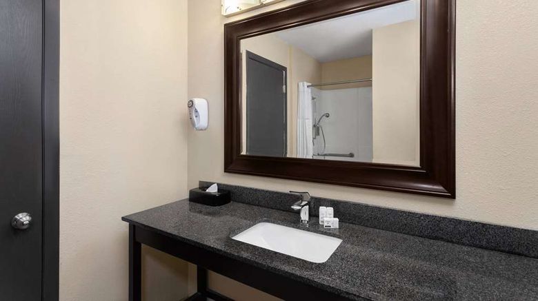 <b>Super 8 Copley Akron Room</b>. Images powered by <a href="https://iceportal.shijigroup.com/" title="IcePortal" target="_blank">IcePortal</a>.