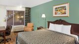 <b>Travelodge Fort Myers North Room</b>. Images powered by <a href="https://iceportal.shijigroup.com/" title="IcePortal" target="_blank">IcePortal</a>.