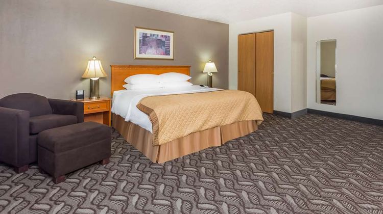 Wyndham Garden Madison Fitchburg Room