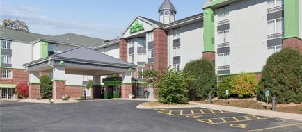 Wyndham Garden Madison Fitchburg Exterior