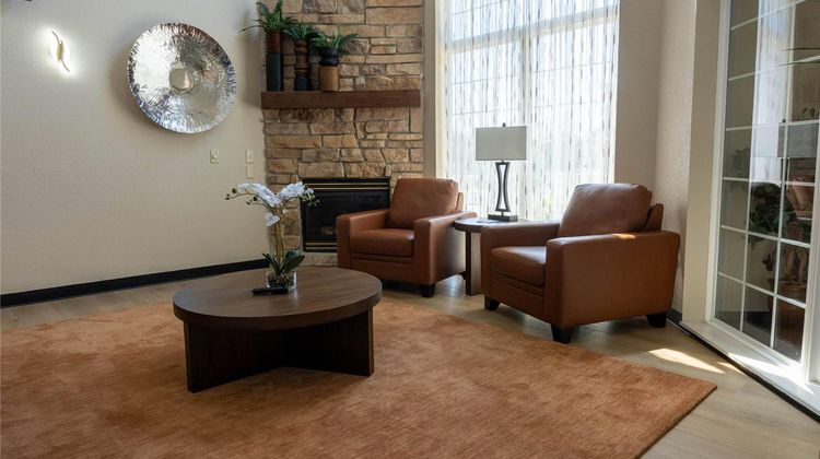 Wyndham Garden Madison Fitchburg Lobby