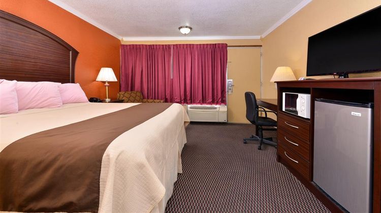 Americas Best Value Inn Schulenburg Room