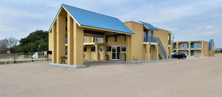 Americas Best Value Inn Schulenburg Exterior