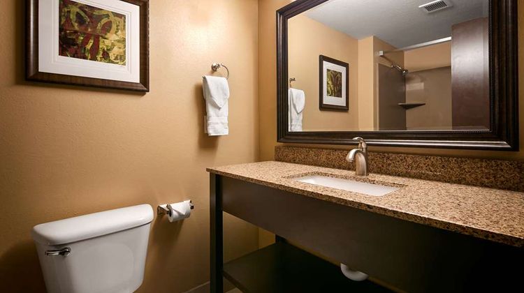 Best Western Woodland Inn Room