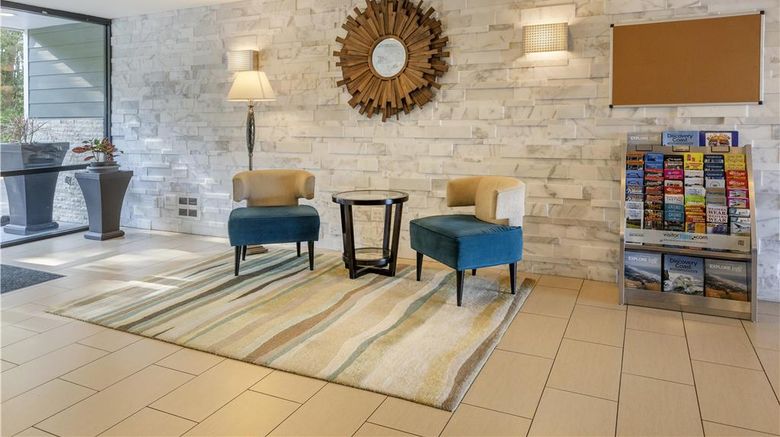 <b>Best Western Long Beach Inn Lobby</b>. Images powered by <a href="https://iceportal.shijigroup.com/" title="IcePortal" target="_blank">IcePortal</a>.