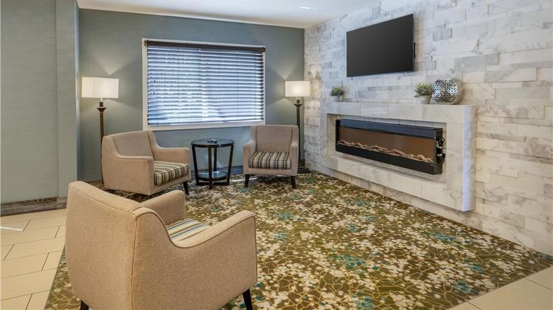 <b>Best Western Long Beach Inn Lobby</b>. Images powered by <a href="https://iceportal.shijigroup.com/" title="IcePortal" target="_blank">IcePortal</a>.
