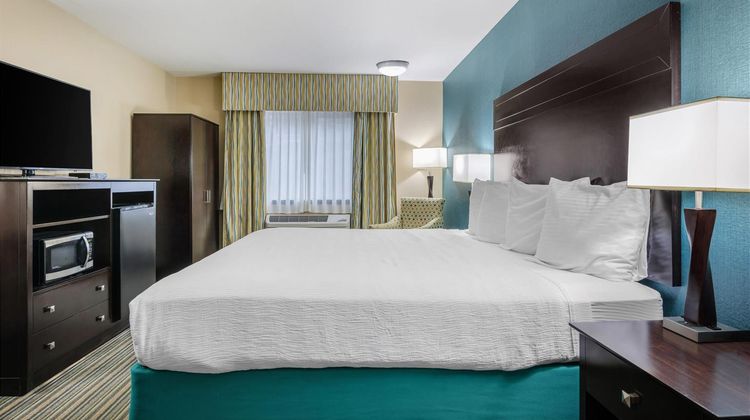 Best Western Long Beach Inn Room