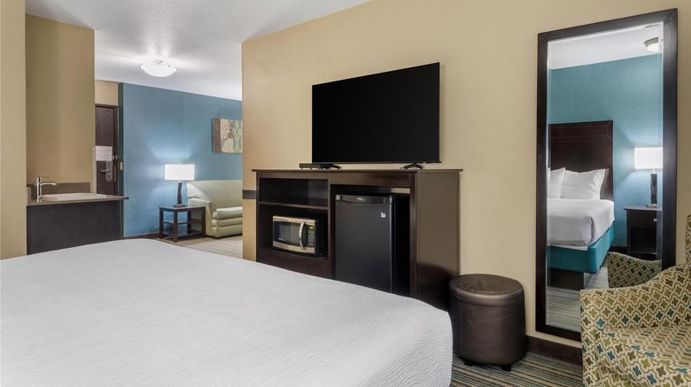 <b>Best Western Long Beach Inn Suite</b>. Images powered by <a href="https://iceportal.shijigroup.com/" title="IcePortal" target="_blank">IcePortal</a>.