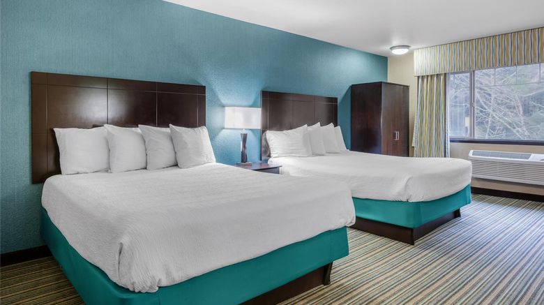 <b>Best Western Long Beach Inn Room</b>. Images powered by <a href="https://iceportal.shijigroup.com/" title="IcePortal" target="_blank">IcePortal</a>.
