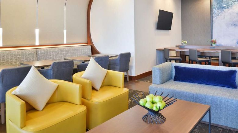 <b>Hyatt Place Garden City Lobby</b>. Images powered by <a href="https://iceportal.shijigroup.com/" title="IcePortal" target="_blank">IcePortal</a>.
