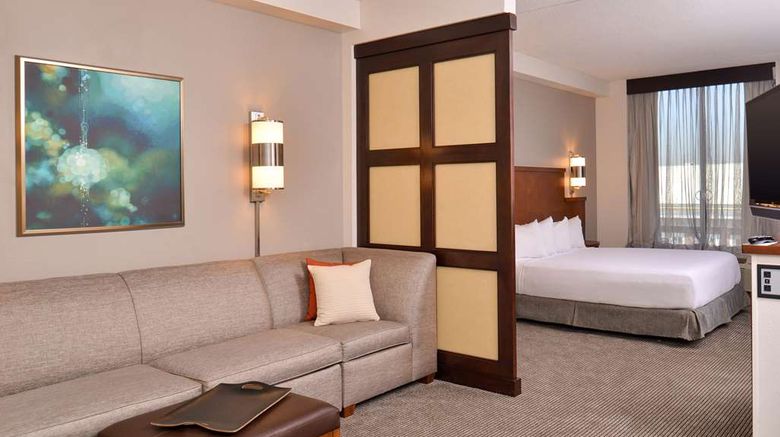 <b>Hyatt Place Garden City Room</b>. Images powered by <a href="https://iceportal.shijigroup.com/" title="IcePortal" target="_blank">IcePortal</a>.