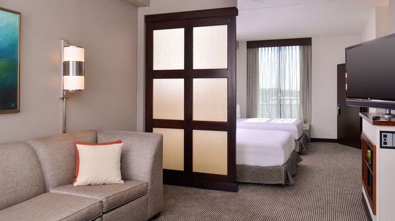 <b>Hyatt Place Garden City Room</b>. Images powered by <a href="https://iceportal.shijigroup.com/" title="IcePortal" target="_blank">IcePortal</a>.