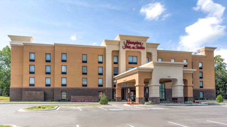 <b>Hampton Inn & Suites Manchester Exterior</b>. Images powered by <a href="https://iceportal.shijigroup.com/" title="IcePortal" target="_blank">IcePortal</a>.